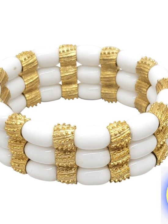 Vintage 1963 Crown Trifari Goldtone & White Resin Bead Stretch Bracelet